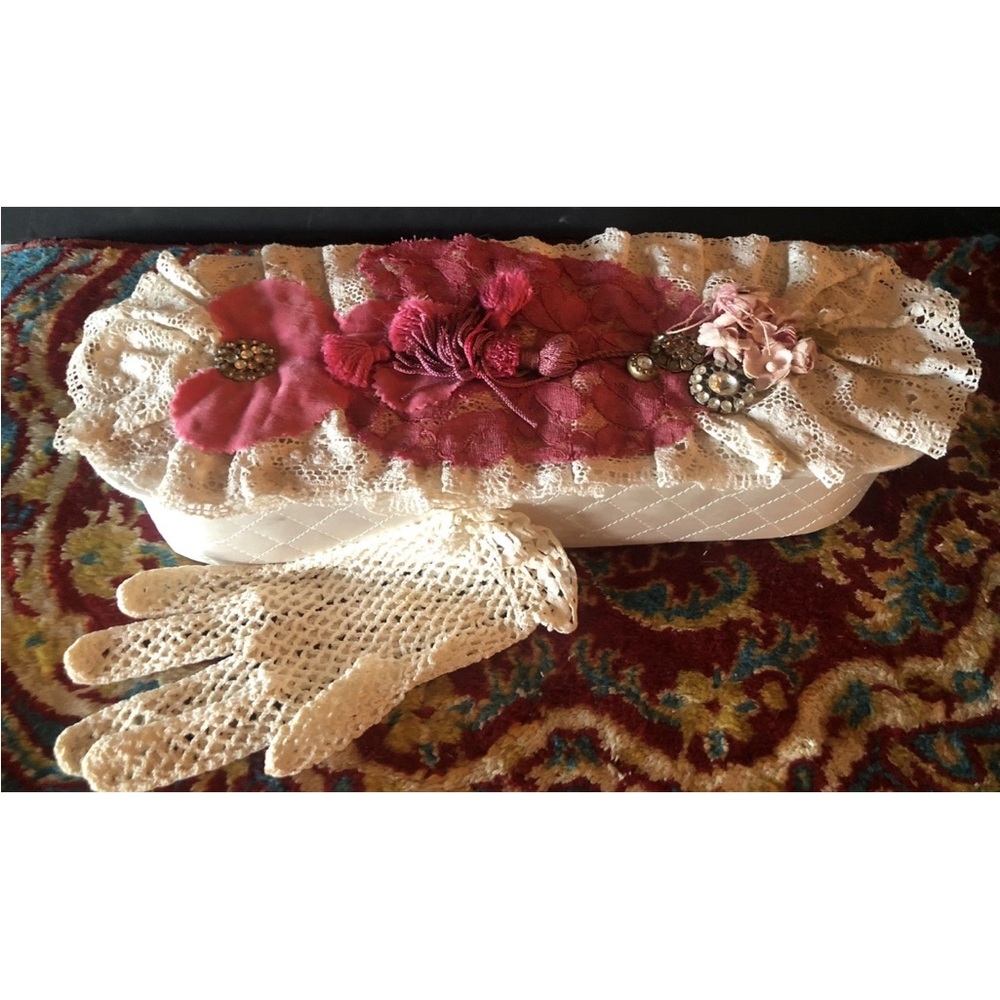 Vintage Quilted Satin Glove Jewelry Vanity Box MCM Heart Lace‎ Rhinestones